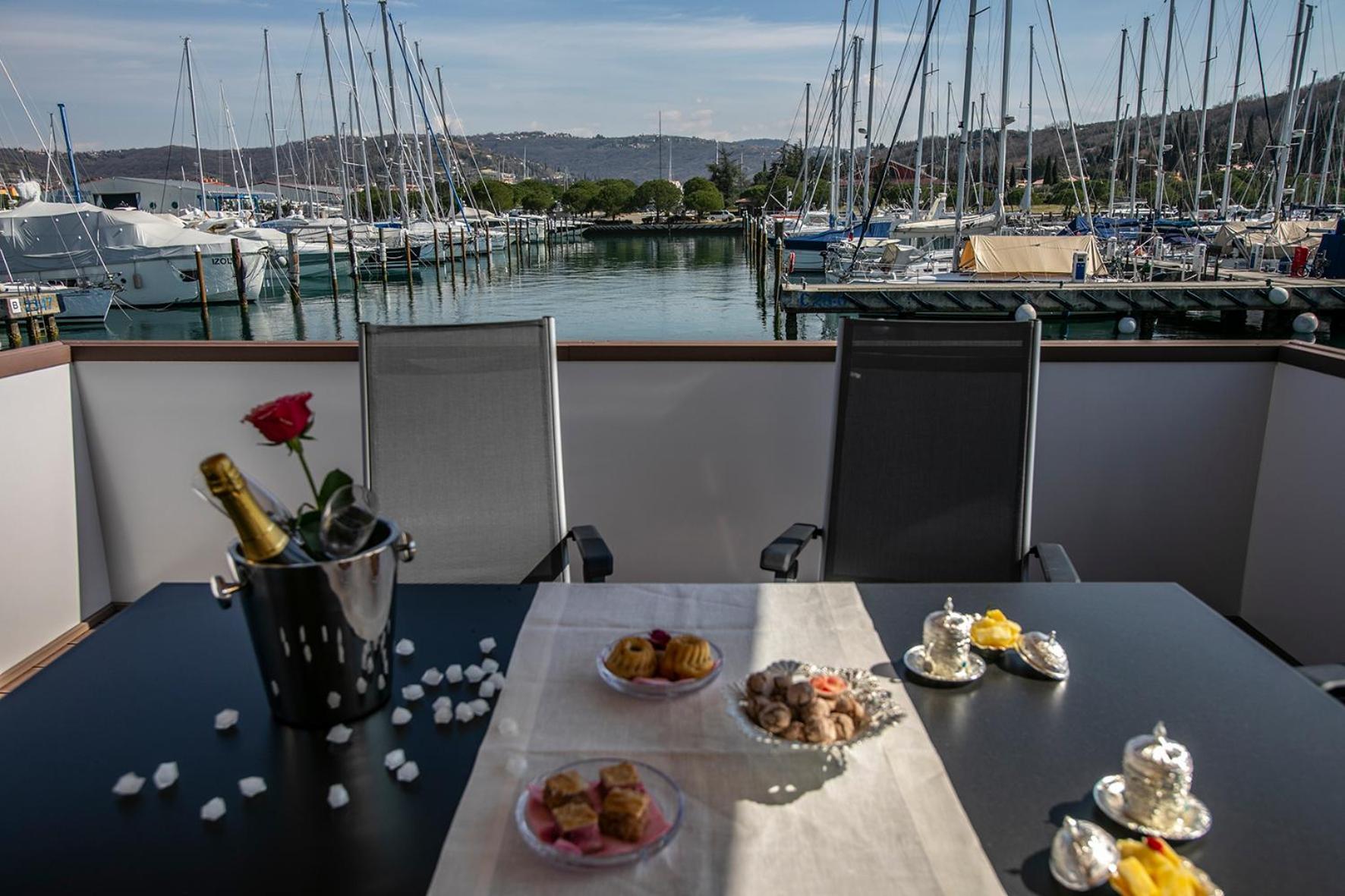 Floating Sea House Principessa Villa Portorož Buitenkant foto